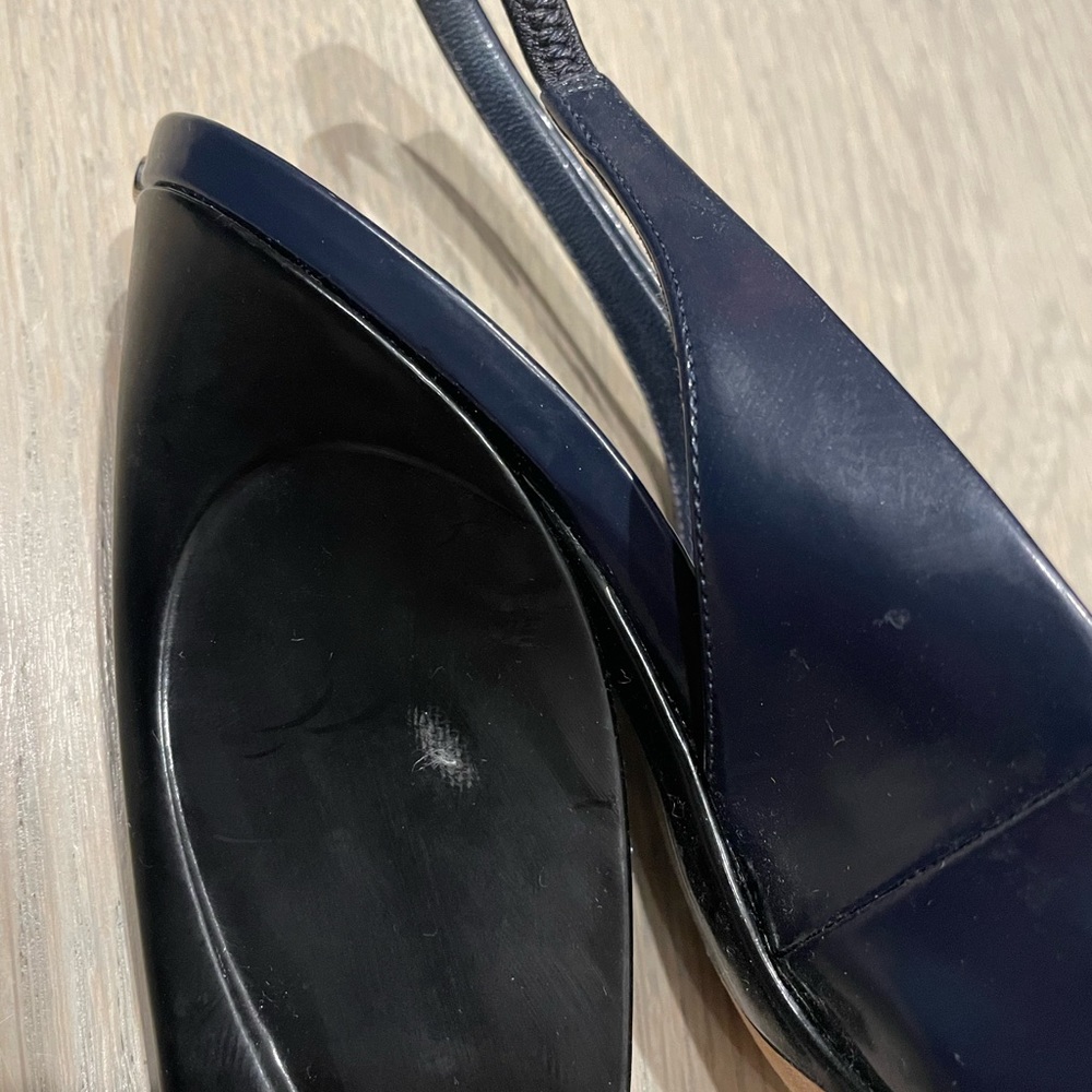 Christian Dior with open-toe shoes, blue navy leather with black leather heels - Picture 9 of 9